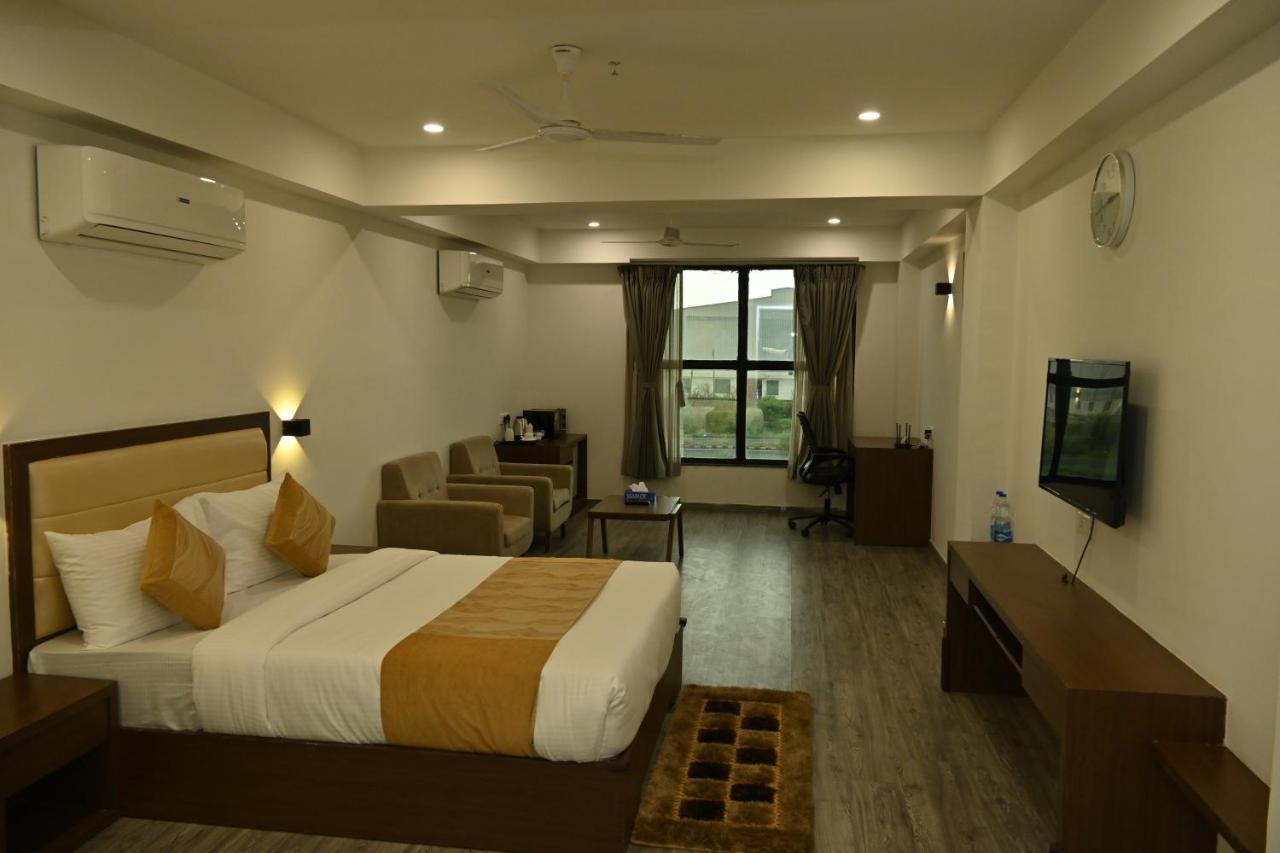 The Orange Zest Otel Vithalpur Dış mekan fotoğraf